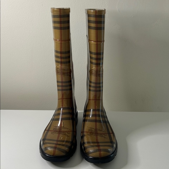 Burberry Rain Boots - Picture 6 of 7